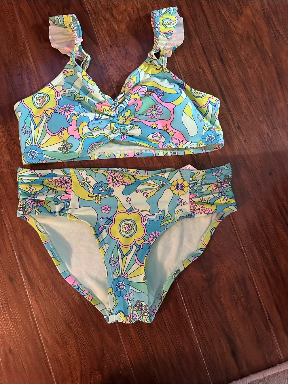 Girls bikini by sugar and jade.‎ Fun retro print and colors